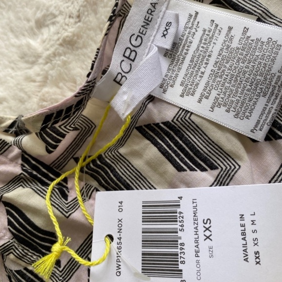 BCBGENERATION Cutout Peplum Crop Top Geometric - Picture 4 of 8